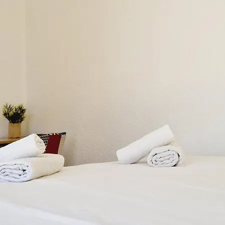 Le Rivage, Maison Proche Avec